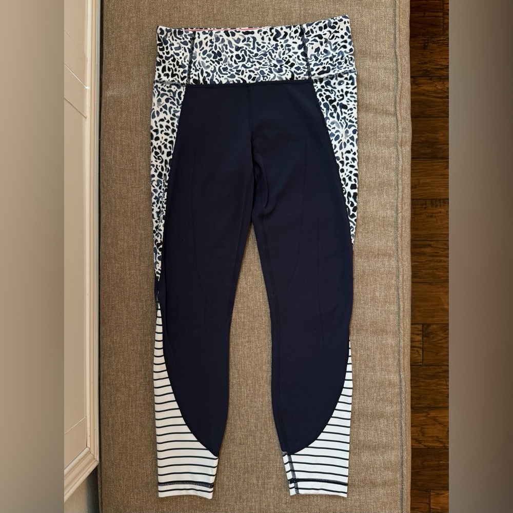 Athleta Navy Blue & White Salutation Stash High Rise 7/8 Legging Womens S